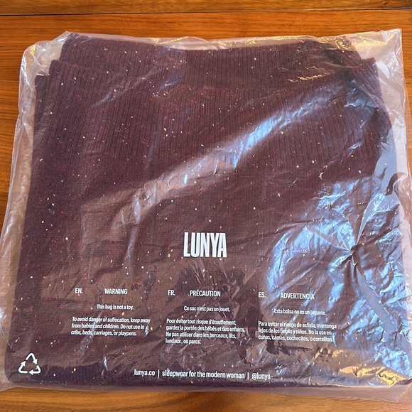 Cashmere Donegal Relaxed Crew Neck Pullover, Nebula Red - Picture 4 of 4